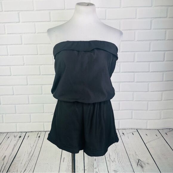 10/$25🦋 Poof! Black Strapless Ruffle Romper - Size Small - Picture 1 of 7